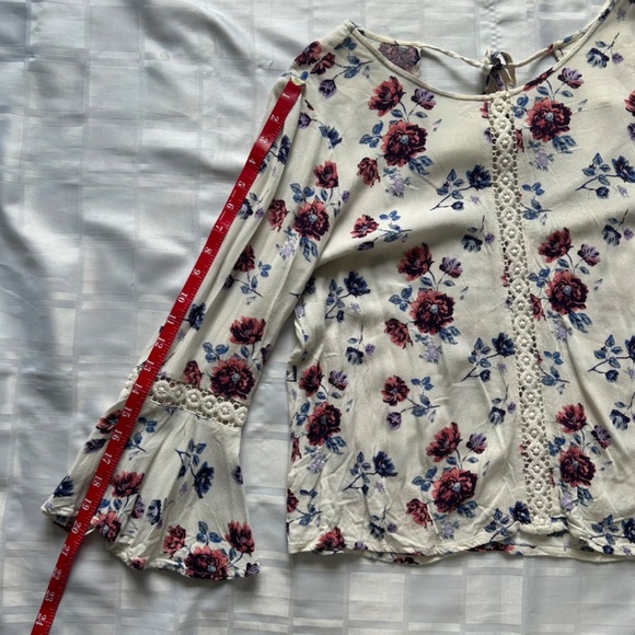 Forever 21 Bohemian Style Floral Top with Bell Sleeves - Picture 6 of 12